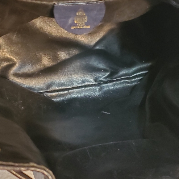 Mark Cross Bucket Bag. Leather. Black & Gold. America's First Luxury Brand. - Picture 6 of 11